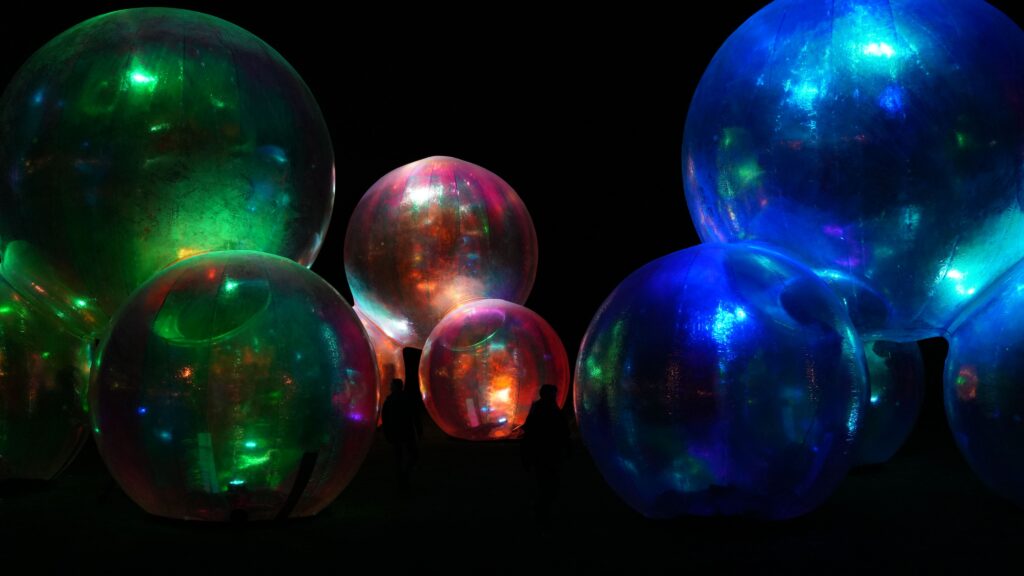 ALLUMINOUS