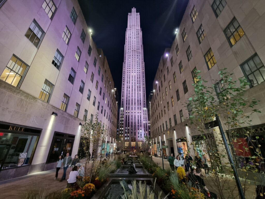 Saks Fifth Avenue Holiday Light Show
